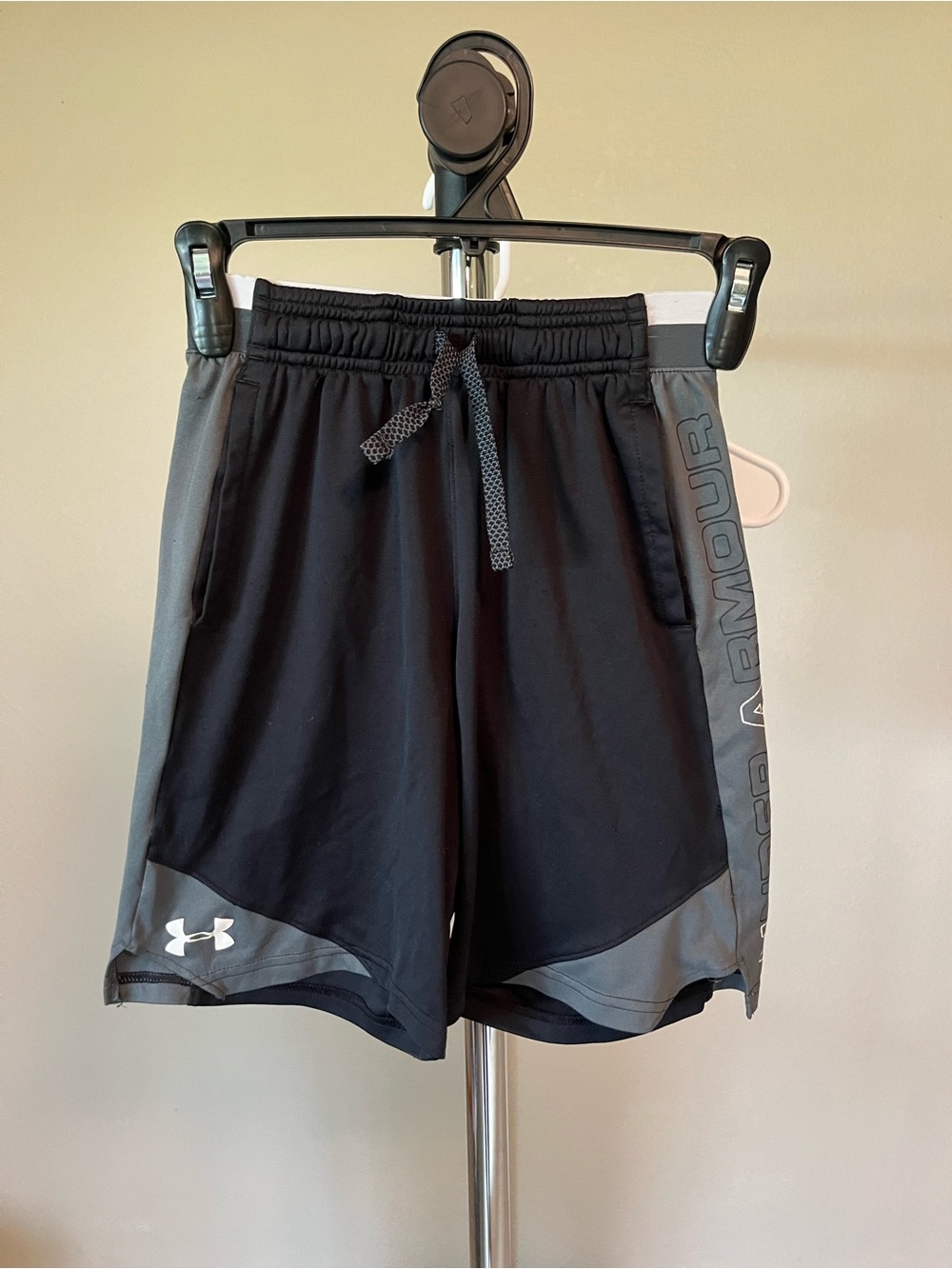 Under Armour Boys Black and Gray Athletic Training Shorts
